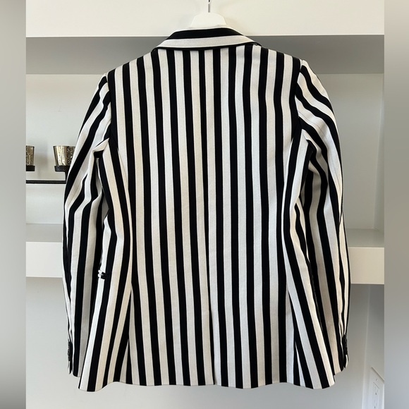 Statement piece for work or holiday style. - Picture 2 of 3